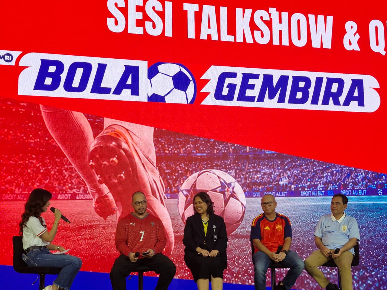 Telkomsel dan TVRI luncurkan paket bola gembira untuk Piala Dunia 2026