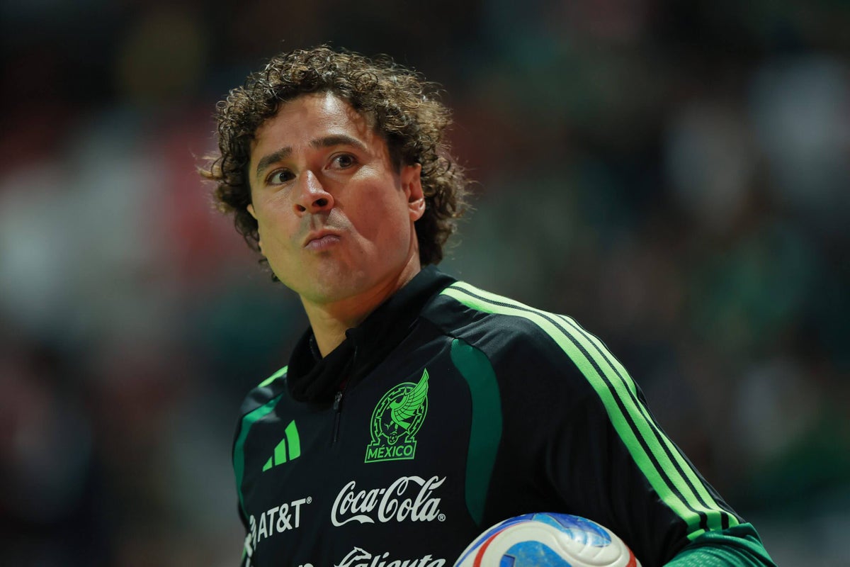 Guillermo Ochoa Pertimbangkan Pensiun Usai Piala Dunia